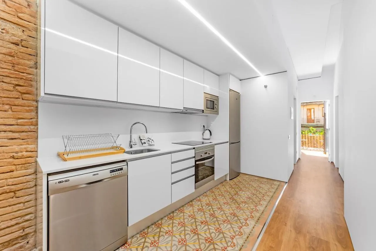 ברצלונה Lodging Apartments Modern Apartment In Downtown With Lovely Balcony